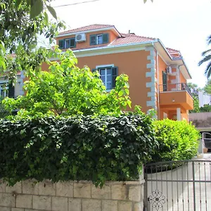 Apartment Bacvice Holiday With Free Parking Apartment Split
